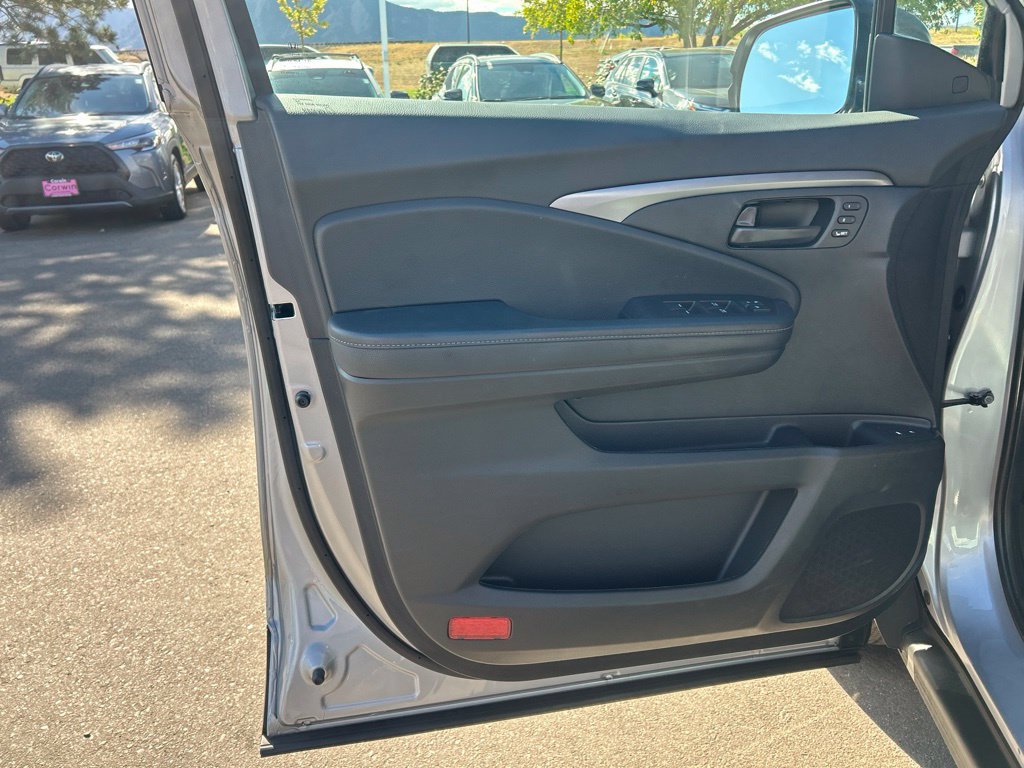 Used 2025 Honda Passport EX-L image 22