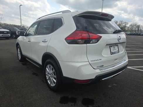 Used 2017 Nissan Rogue SV w/ SV Premium Package AWD/4WD image 14