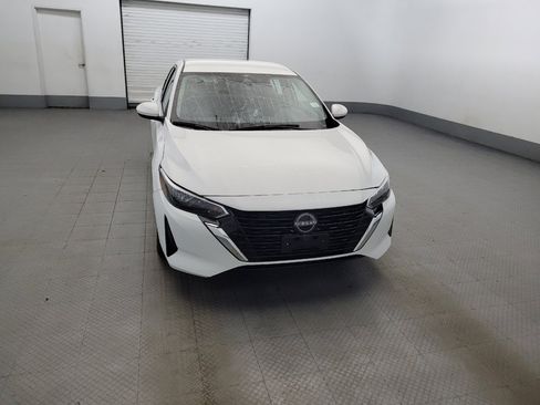 Used 2024 Nissan Sentra SV FWD image 14