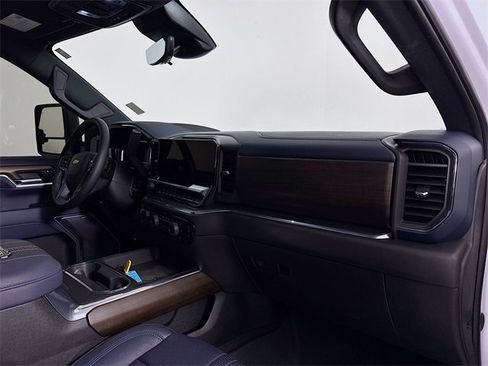 Used 2025 Chevrolet Silverado 3500 High Country w/ High Country Premium Package image 31