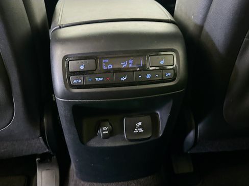Used 2022 Hyundai Palisade SEL w/ 8P Bench Seat Package AWD/4WD image 28