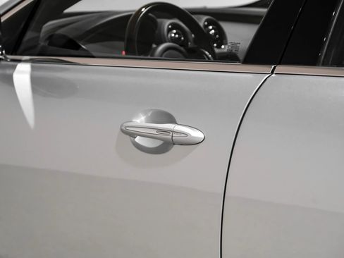 Used 2019 Jaguar XJ L Portfolio image 35