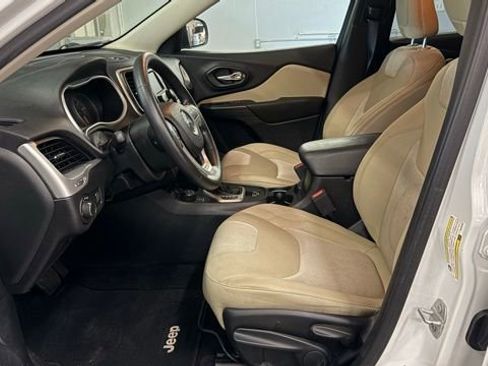 Used 2017 Jeep Cherokee Sport AWD/4WD image 15