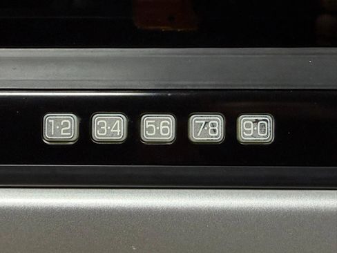 Used 2017 Ford Expedition XLT RWD image 27