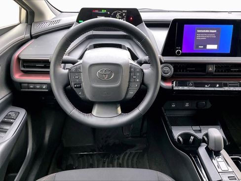 Certified 2025 Toyota Prius Plug-In Hybrid image 5