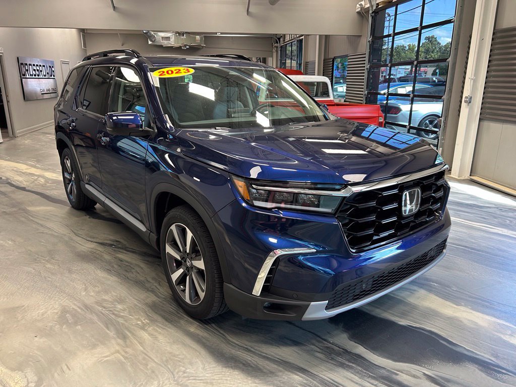 Used 2023 Honda Pilot Touring image 1