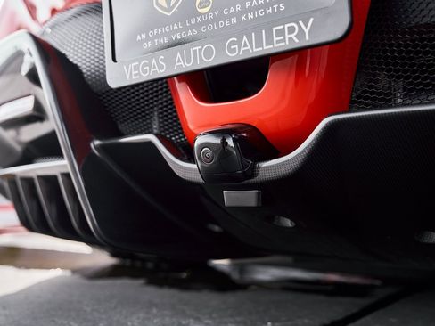 Used 2022 Ferrari SF90 Spider image 33