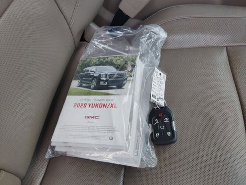 Used 2020 GMC Yukon SLT w/ Open Road Package image 38