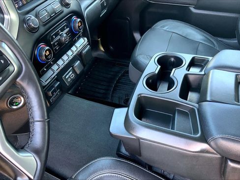 Used 2019 Chevrolet Silverado 1500 LTZ AWD/4WD image 17