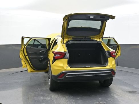 Used 2025 Chevrolet Trax RS w/ Driver Confidence Package FWD image 60