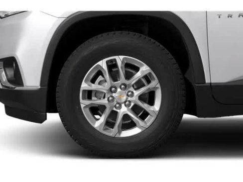 Used 2018 Chevrolet Traverse LT FWD image 14