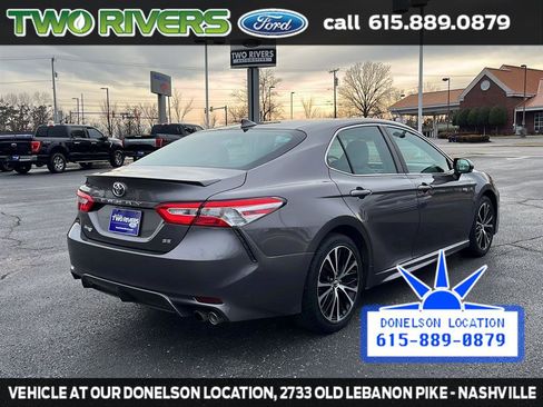 Used 2020 Toyota Camry SE image 10