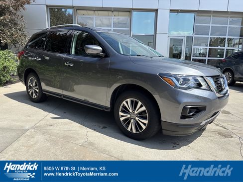 Used 2020 Nissan Pathfinder SL AWD/4WD image 1
