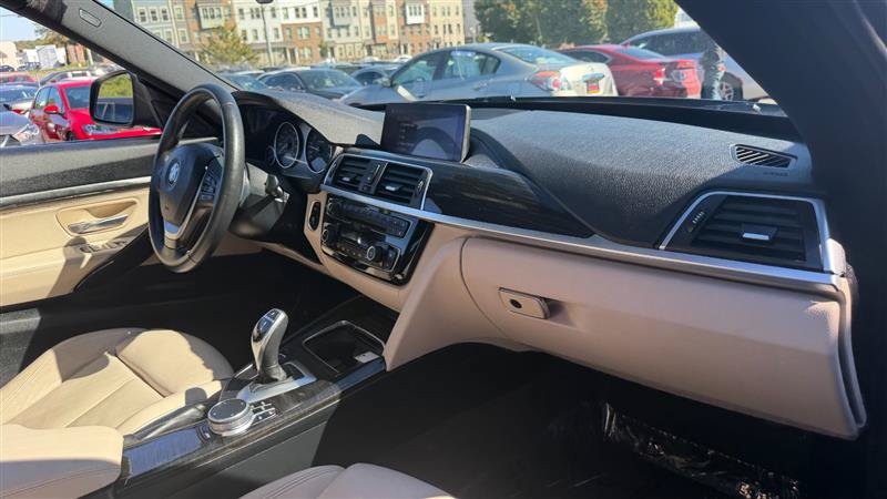 Used 2018 BMW 330i Gran Turismo xDrive AWD/4WD image 12