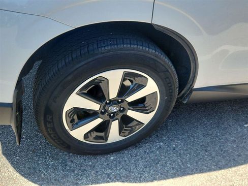 Used 2018 Subaru Forester 2.5i w/ Alloy Wheel Package AWD/4WD image 3