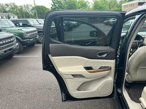 Used 2019 GMC Acadia Denali w/ Technology Package AWD/4WD image 15