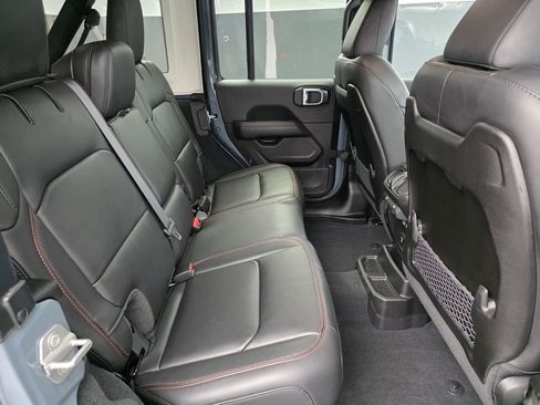 Used 2024 Jeep Wrangler Unlimited Rubicon w/ Technology Group AWD/4WD image 26