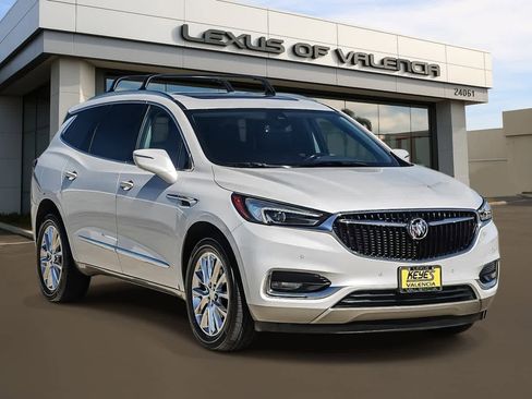 Used 2018 Buick Enclave Premium w/ Experience Buick Package image 5