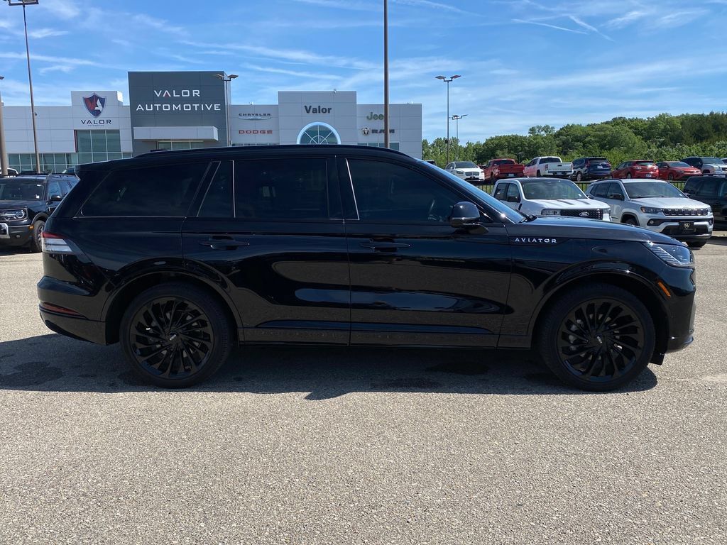 Used 2025 Lincoln Aviator Reserve w/ Equipment Group 201A AWD/4WD image 7