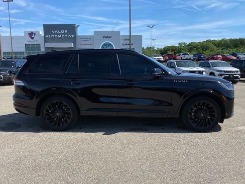 Used 2025 Lincoln Aviator Reserve w/ Equipment Group 201A AWD/4WD image 7