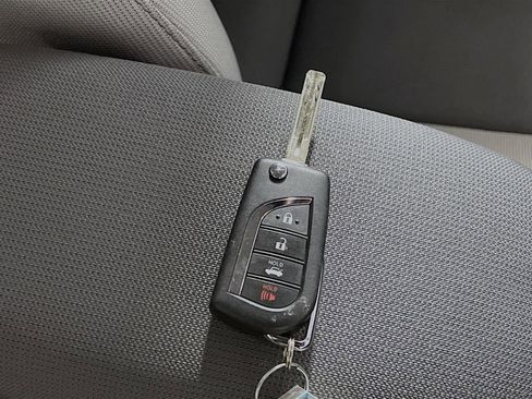 Used 2025 Toyota Corolla LE FWD image 32