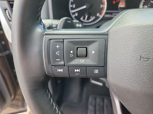 Used 2025 Nissan Rogue SV FWD image 19