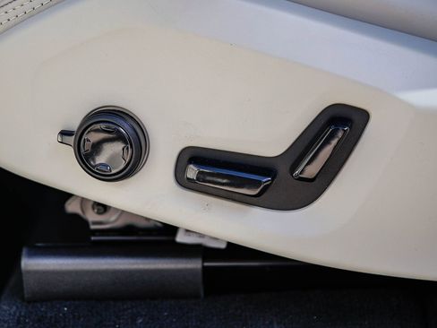 New 2026 Volvo XC90 T8 Ultra w/ Protection Package Premier AWD/4WD image 23