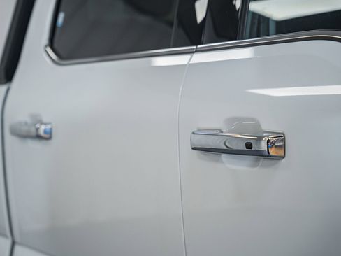 Used 2023 Ford F250 Lariat w/ Lariat Ultimate Package AWD/4WD image 16