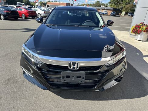 Used 2019 Honda Accord LX image 3