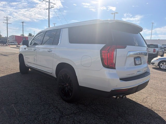 Used 2022 GMC Yukon XL Denali AWD/4WD image 5