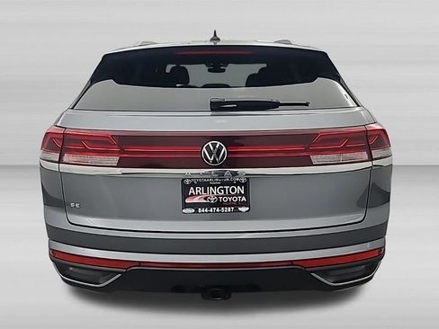 Used 2025 Volkswagen Atlas Cross Sport SE FWD image 5
