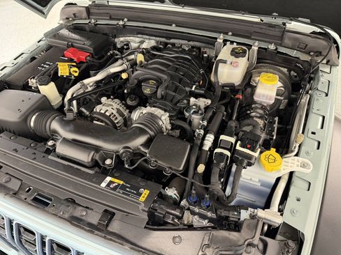 Used 2024 Jeep Wrangler Sport S image 36