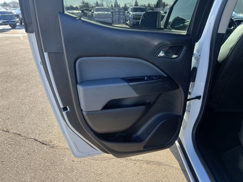 Used 2016 Chevrolet Colorado Z71 image 12