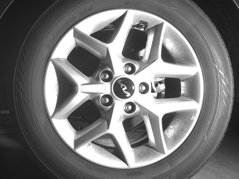 Used 2025 Kia Soul LX w/ LX Technology Package FWD image 14