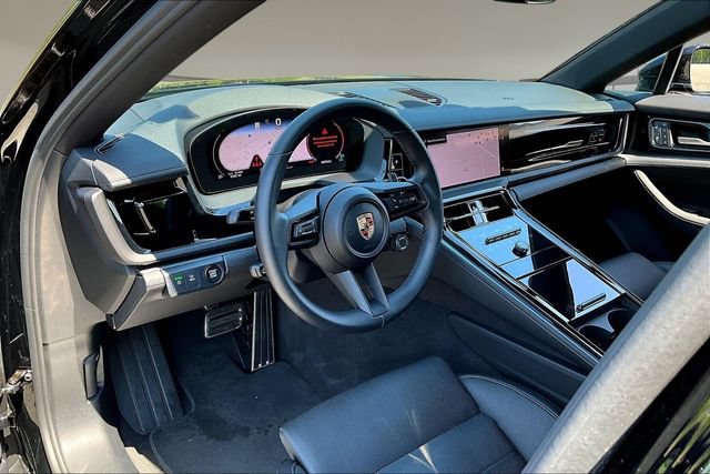 Used 2025 Porsche Panamera RWD image 17