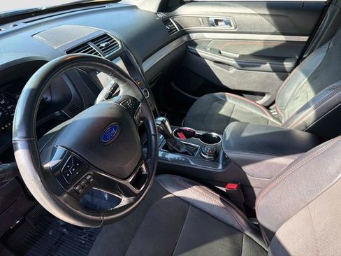 Used 2019 Ford Explorer XLT w/ Equipment Group 202A AWD/4WD image 20