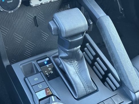 Certified 2025 Toyota Tacoma SR5 image 25