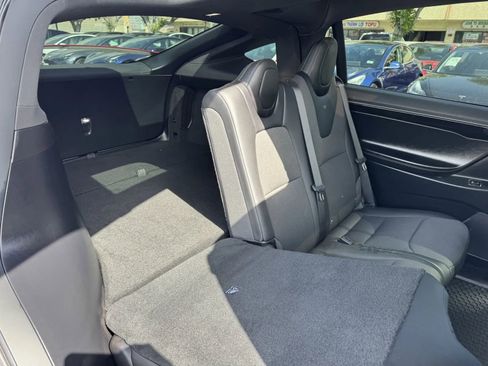 Used 2018 Tesla Model X 75D image 7