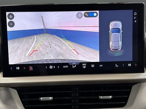 Used 2025 Ford Explorer Active w/ Active Comfort Package image 11