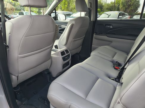 Used 2017 Honda Pilot Touring image 21