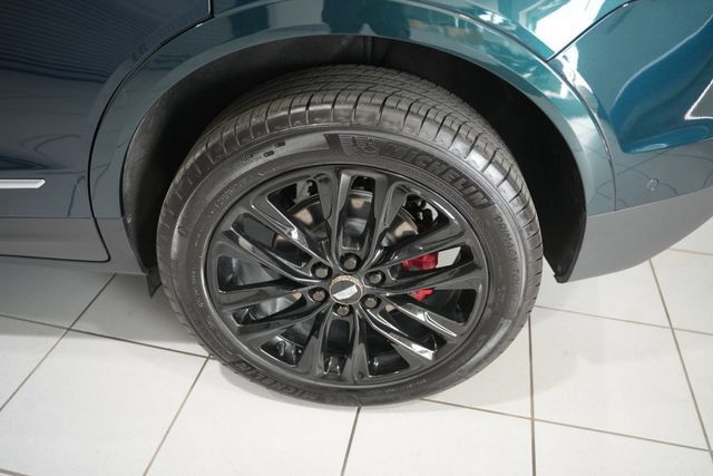 Used 2025 Cadillac XT5 Sportv w/ LPO, Bronce Accent Package AWD/4WD image 11