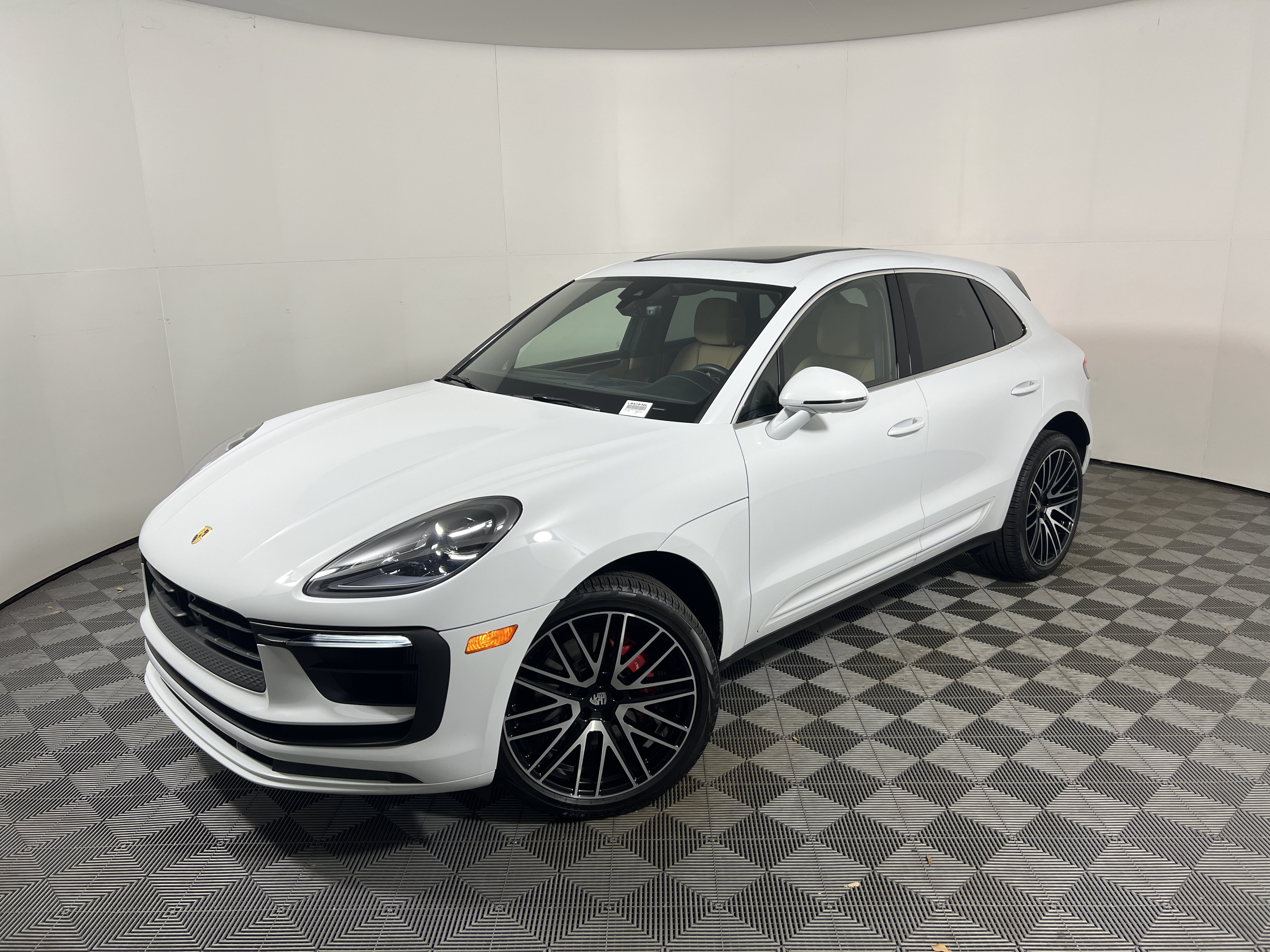 Certified 2026 Porsche Macan S AWD/4WD image 1