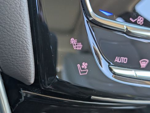 Used 2016 Cadillac XTS Premium image 20