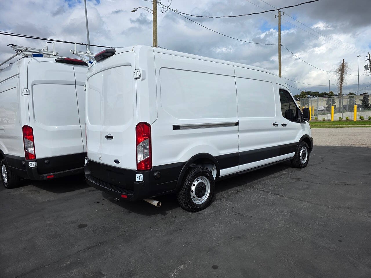 Used 2020 Ford Transit 250 Medium Roof RWD image 6