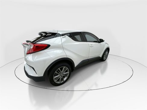 Used 2021 Toyota C-HR LE image 8