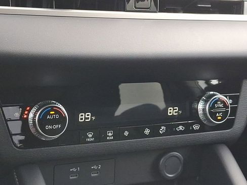 New 2026 Mitsubishi Outlander ES image 8