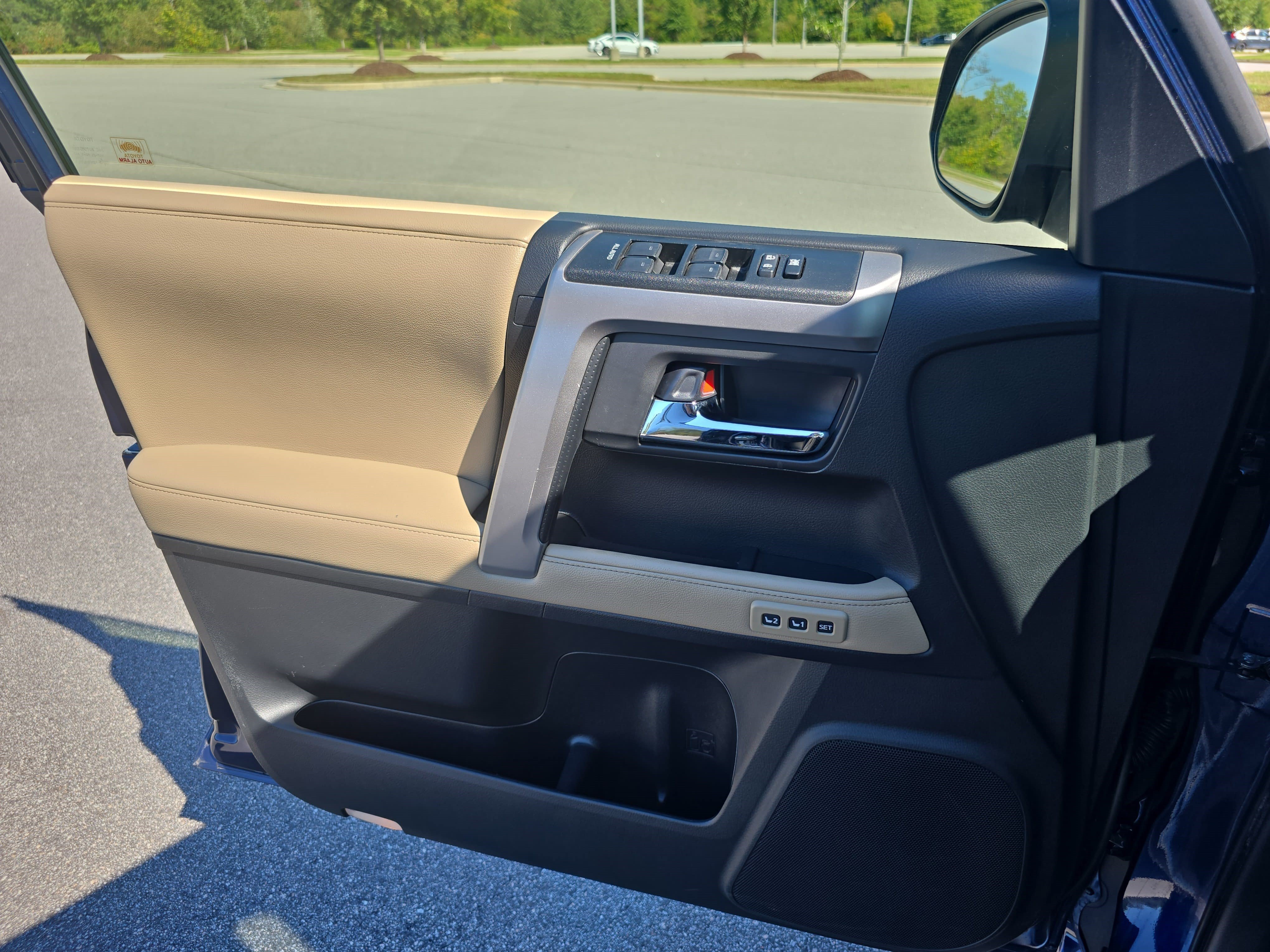 Used 2019 Toyota 4Runner Limited AWD/4WD image 27