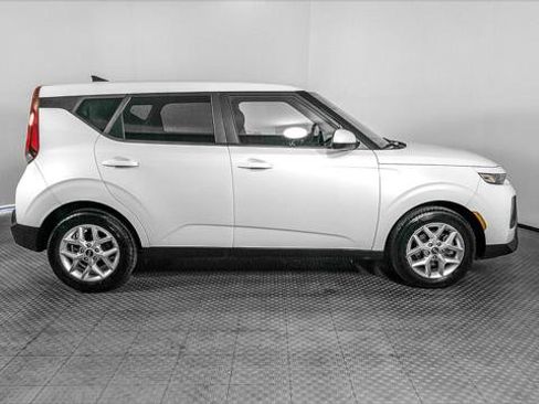 Used 2021 Kia Soul S FWD image 9