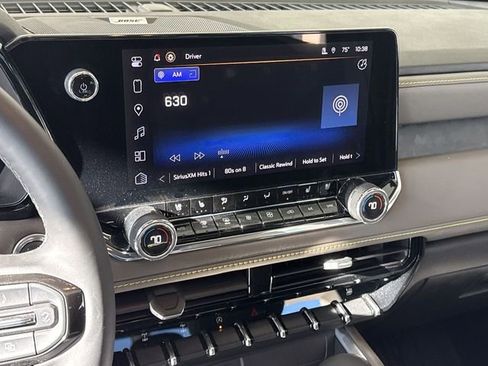 Used 2025 Chevrolet Colorado ZR2 w/ Technology Package image 13