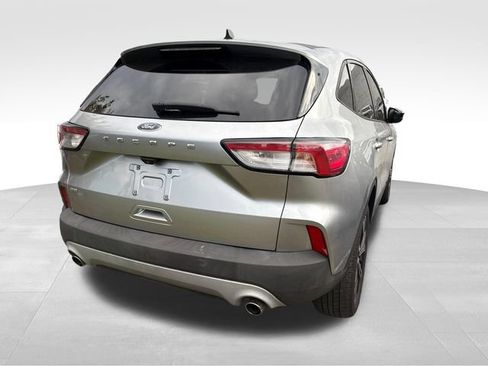Used 2021 Ford Escape SE w/ SE Sport Appearance Package FWD image 3